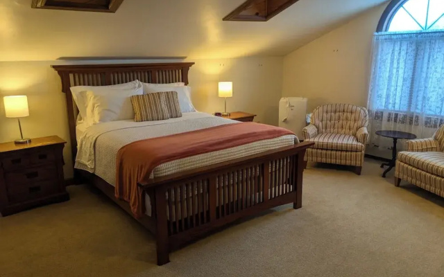 The Carriage House Inn Bed and Breakfast