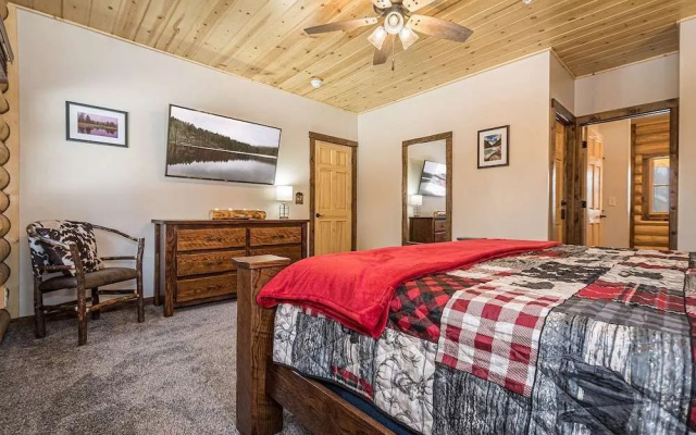 Honey Bear Hideaway by Taylor Made Deep Creek
