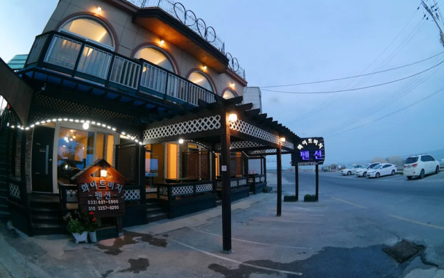 Gangneung White Beach Pension