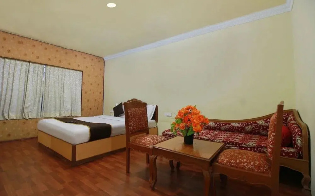 Hotel Gaylord by OYO Rooms