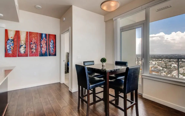 Perfect 2 BR2 BA Luxury Bldg