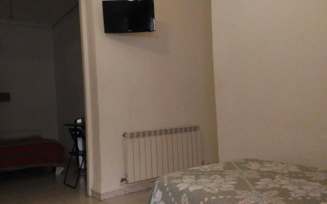 Отель Jqc Rooms Мадрид вид на фасад