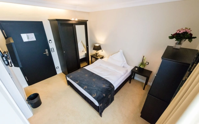 Hotel Business & More