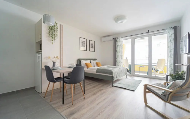 WestSide Garden Apartments by FirstHost