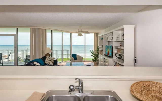 OC201 - Ocean Condo by RedAwning