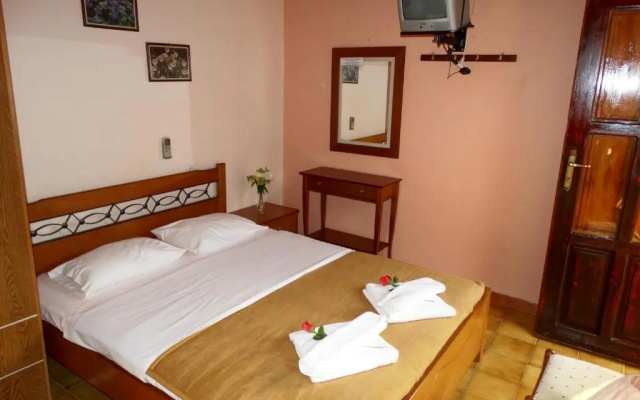 Akrotainaritis Rooms