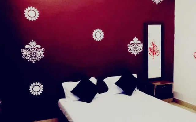 Red Stone Hotel