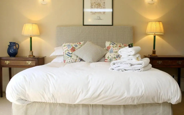 Aylworth Manor