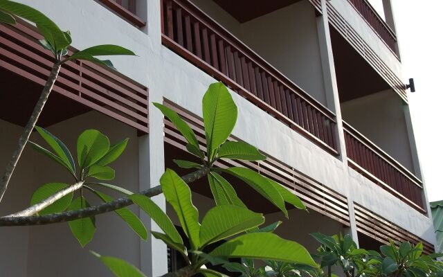 Отель Kata Noi Resort вид на фасад