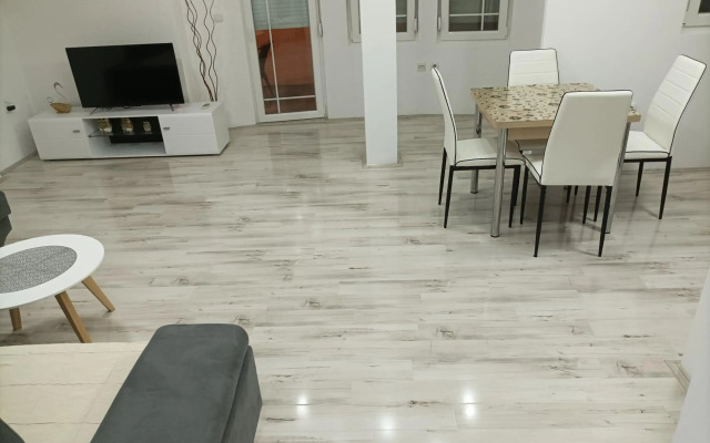 Ceca Apartment