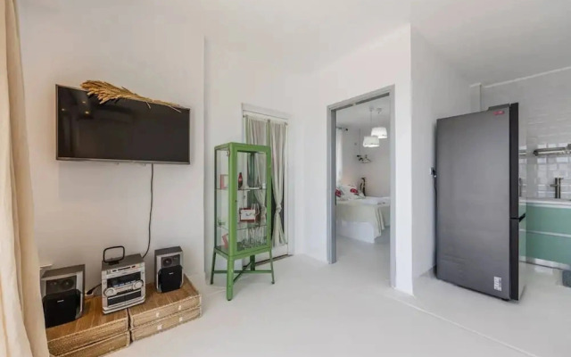 Sunkissed Apartment 1BR Amazing Views by the Sea
