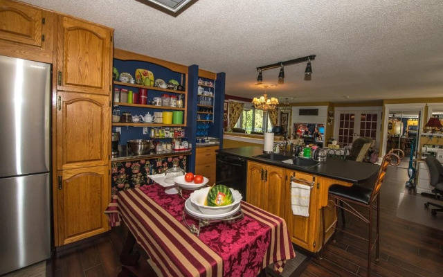 River Road Bed & Breakfast
