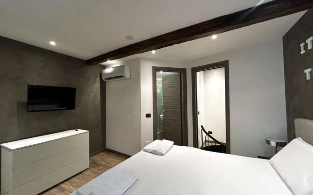 Leonardo Duplex Apartment