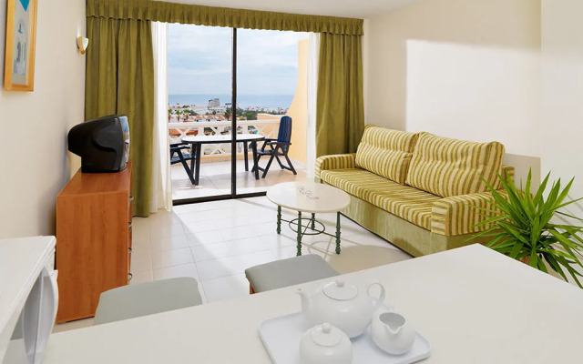 Paradise Court Aparthotel