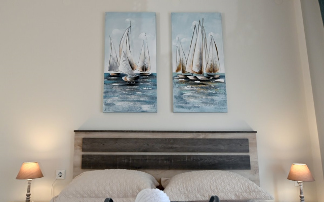 Marianthi Apartment by TravelPro Services - N...