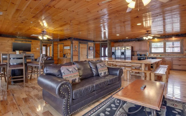 Pine Tree Lodge by Jackson Mountain Rentals