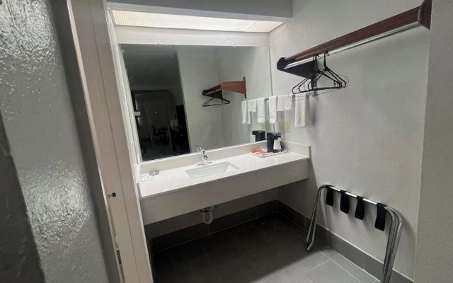 Regency Inn and Suites San Antonio