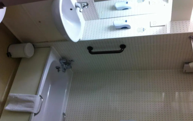 Days Inn By Wyndham Warwick South M40