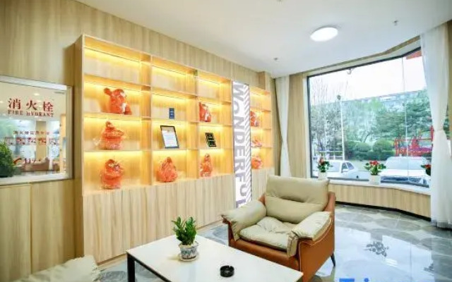 Yayue Hotel (Yanbian Hunchun Xibinhe South Street)