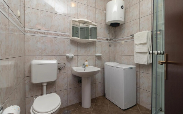Beautiful Home in Zadar With Wifi and 2 Bedrooms
