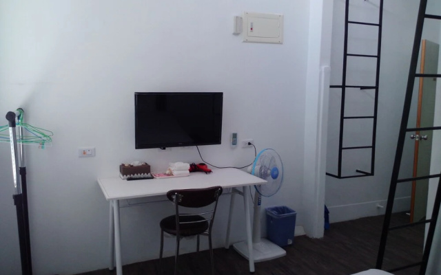Caitlyn Hostel