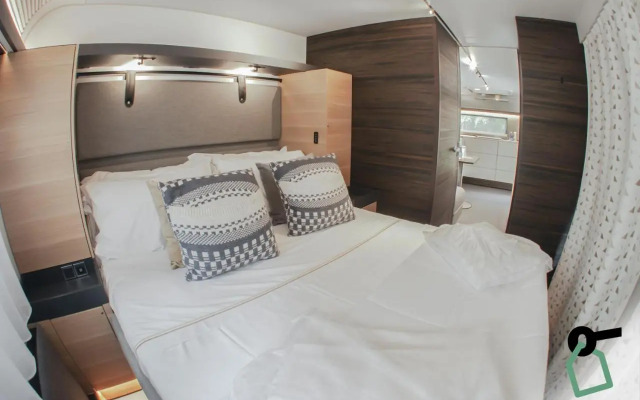 Deluxe - Two Bedroom No.2
