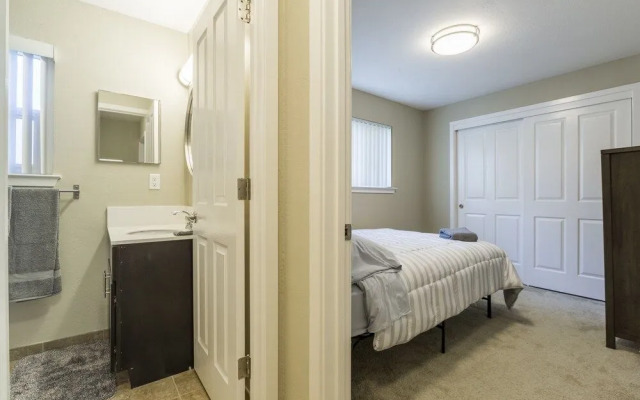 Bright Unit Near Silicon Valley - Washer & Dryer