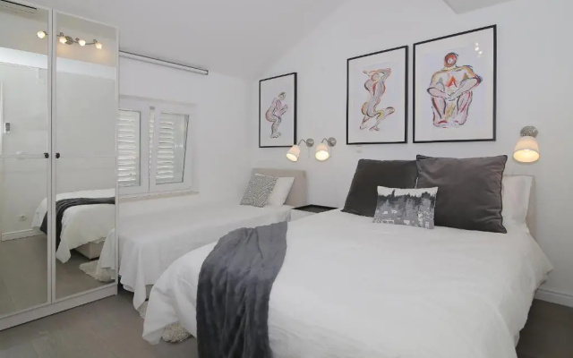 Spacious 2 BR Apt LuxeView- OldTownView, 10min to town