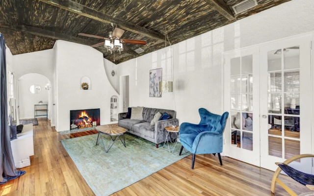 Spanish Beach Bungalow Mainhouse