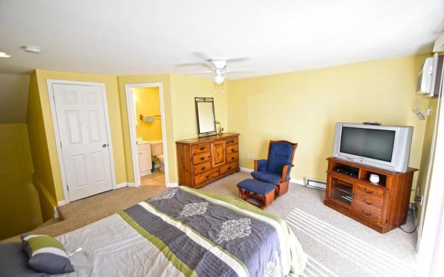 Crab Harbour 4 3 Bedroom Townhouse by RedAwning