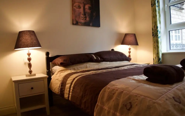 1 Bedroom Apartment With Private Patio Sleeps 3
