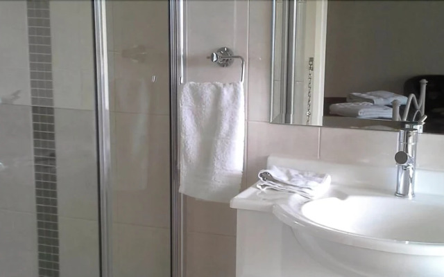 Gloucester on Avon Bed & Breakfast