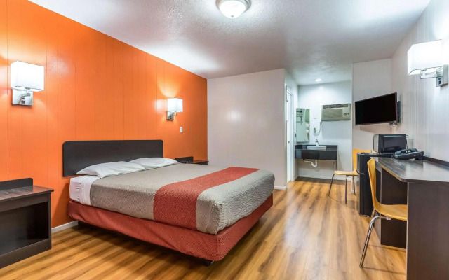 Motel 6 Tremonton, UT