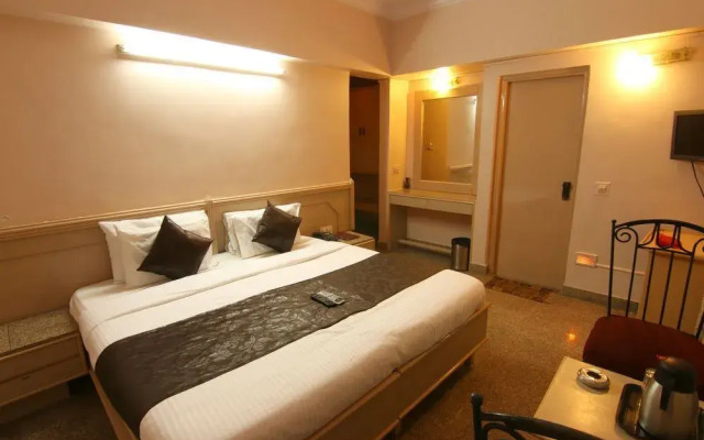 Hotel Karan Palace