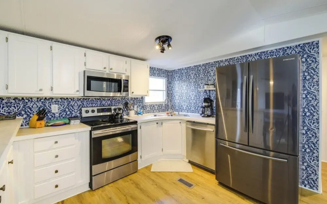 12 Mi to Dollywood: Private Sevierville Cabin!