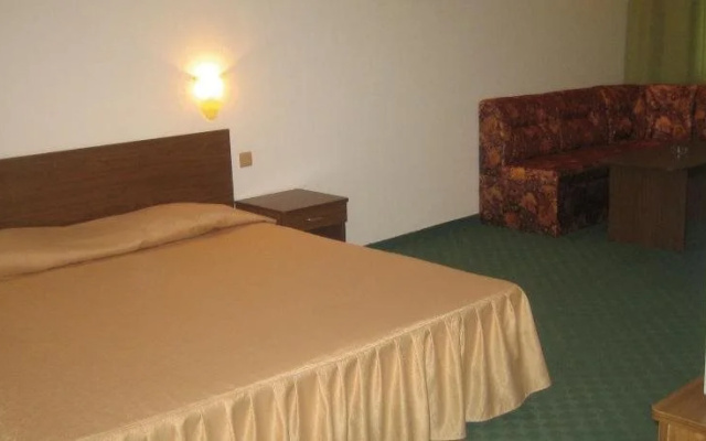 Hotel Rino