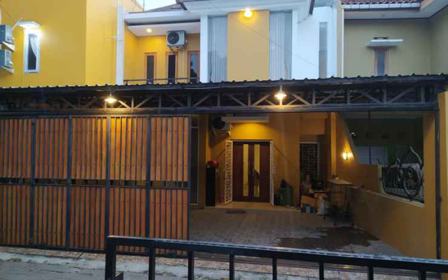 Lucky Guest House Wahid Hasyim