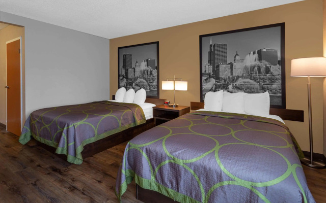 Отель Super 8 by Wyndham South Holland