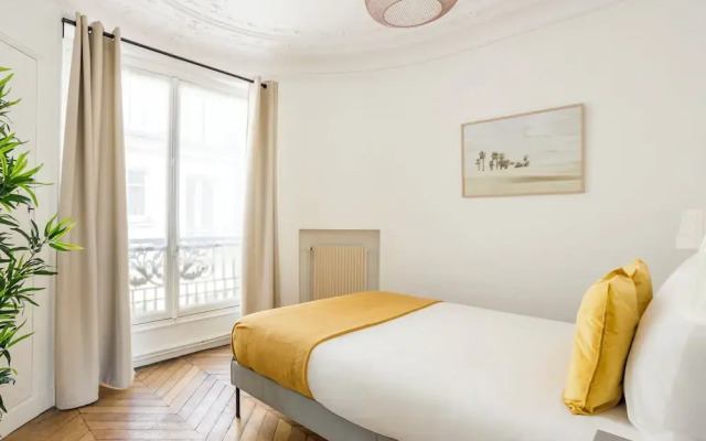 Family Suite Tilsitt Eiffel Tower view