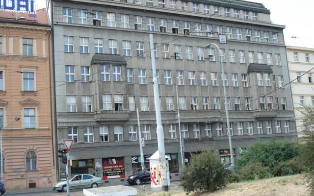 Отель Pension Unie Прага вид на фасад