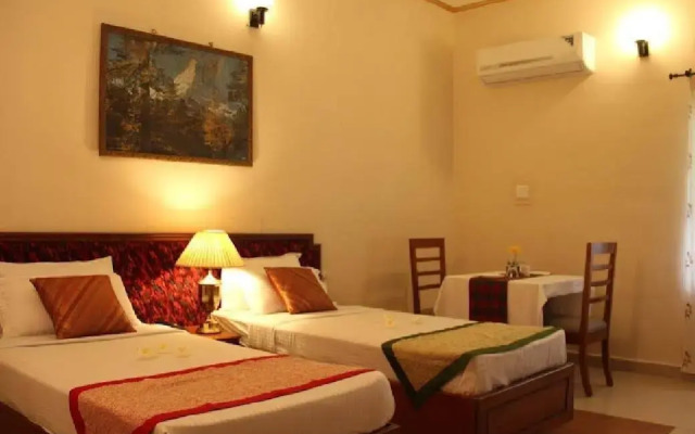 Issacs The Resort