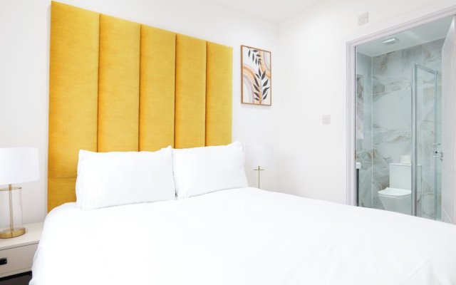 The Wembley Chic Retreat 3 Bed Flat