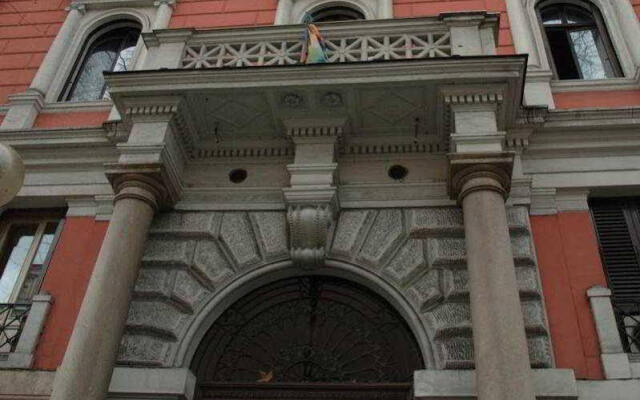 Отель Cesar Palace - B&B вид на фасад