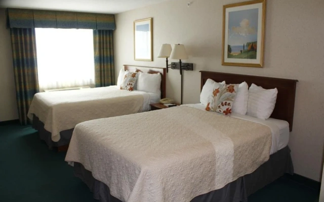 Baraga Lakeside Inn
