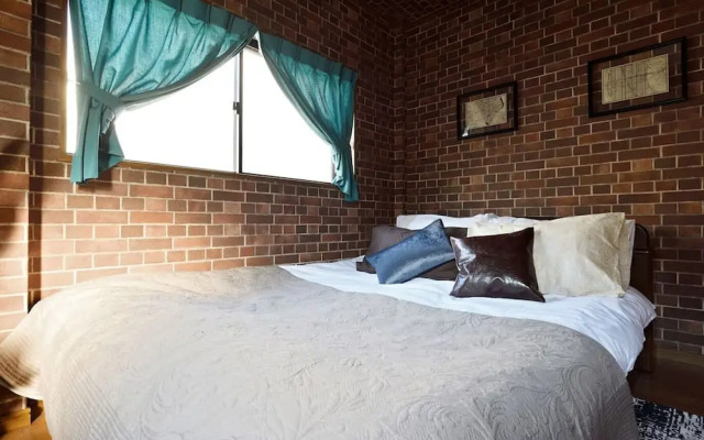 Private House St8