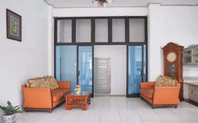 Collection O near Universitas Negeri Padang formerly Hotel Amra