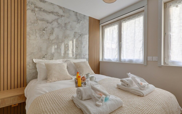 Sublime AC Apartment Eiffel Tower Champs de Mars