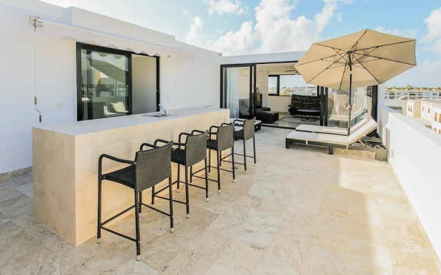 Penthouse A-Nah by Stella Rentals