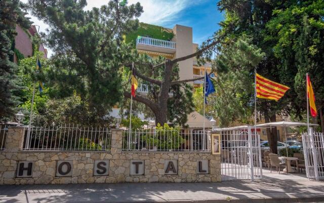 Отель Hostal Gallet Испания, Курорт Росес - отзывы, цены и фото номеров - забронировать отель Hostal Gallet онлайн вид на фасад