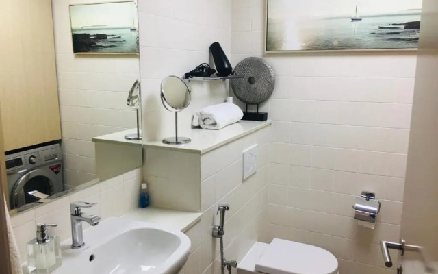 JCB Dubai Marina Apartment